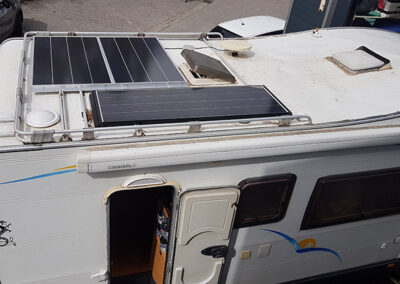 start energy fait une installation panneaux solaire sur camping car